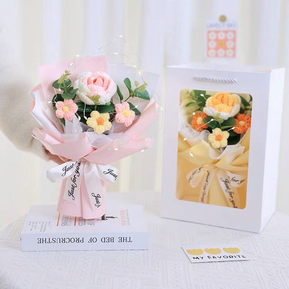 Bó hoa len handmade có túi hộp tặng sinh nhật - Tiệm len con Vịt
